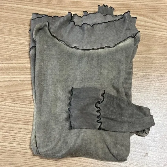 POL Tan Ribbed Long sleeve Ruffle Trim Tee T Shirt M - Image 4
