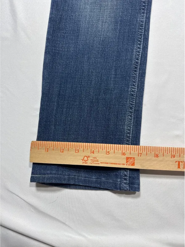 Wrangler Straight Leg Blue Denim Jeans - Classic Comfort & A - Image 2