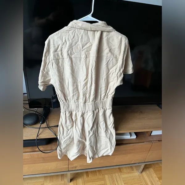 Abercrombie Tan Romper NWT - Image 2