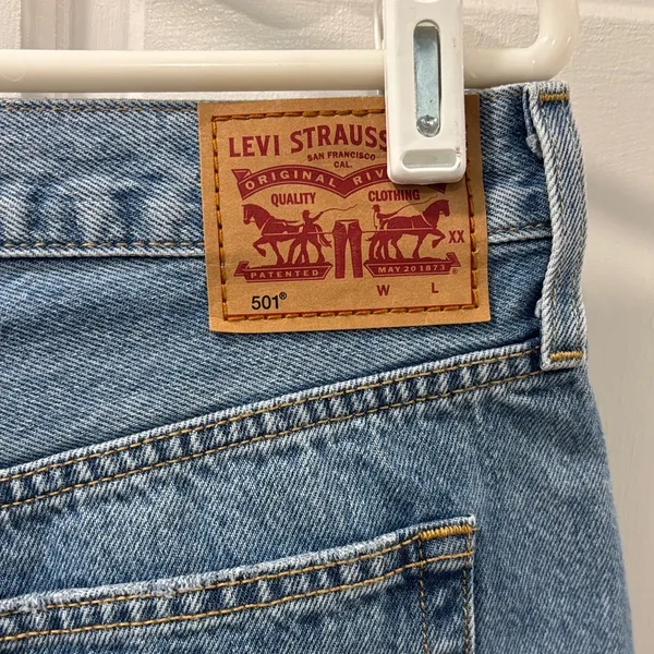 Levi's Premium 501 High Rise Short Size 32 Distressed 100% Cotton Non Stretch - Image 6