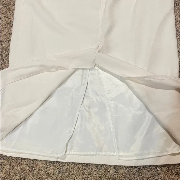 Chic Cream Pencil Skirt for Women size 8 - Image 3