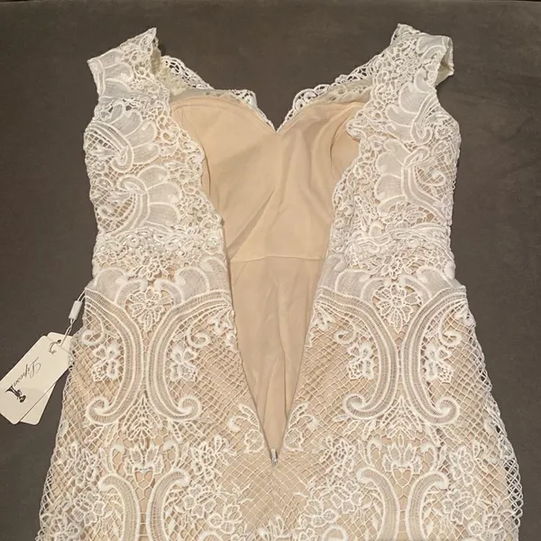 Women’s Bohemian Wedding Dress with Nude Lining Zip Up Back Size 2 NWT - Image 14