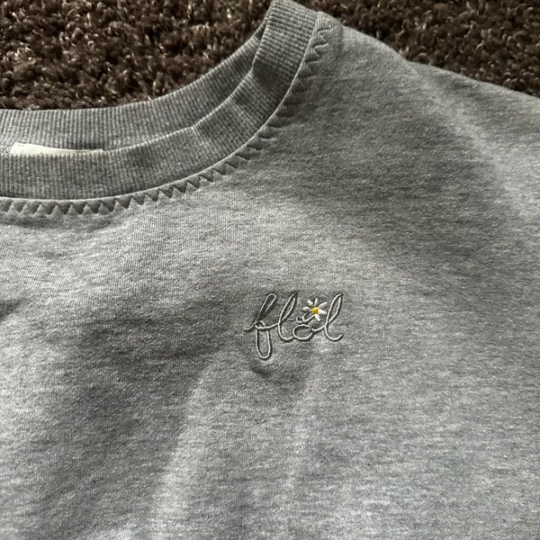 For Love & Lemons Alex Flower Embroidered Crewneck Size M - Image 3