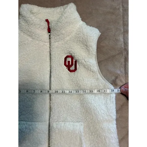 Captivating OU Sherpa Vest Size Large Cream Sooners Football Fall Warm Fuzzy - Image 6