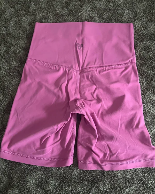 Aritzia Biker Shorts TNA Butter - Image 2