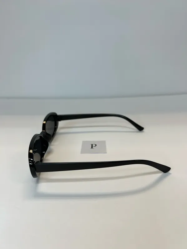 90s oval black sunglasses / retro oval sunglasses - Image 3