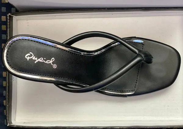 Forever 21 Toe Thong Slip-On Heel - Image 3