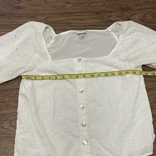 A New Day Short Sleeve Eyelet Button Detail Top White Size Small - Image 7