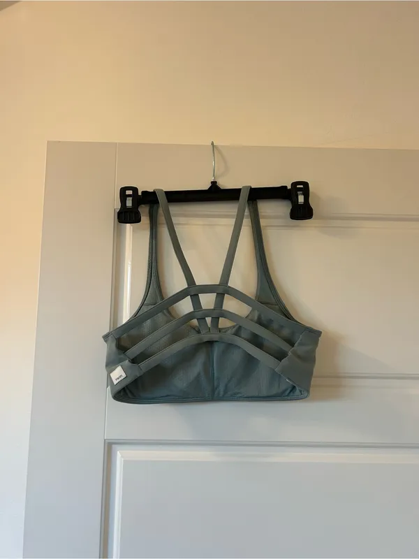 Vuori Daily Leggings + Yosemite Sports Bra Set - Image 7