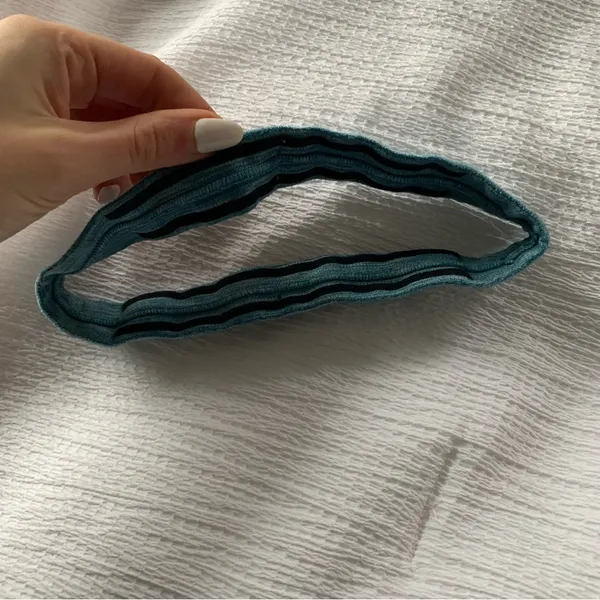 Turquoise lululemon headband - Image 4