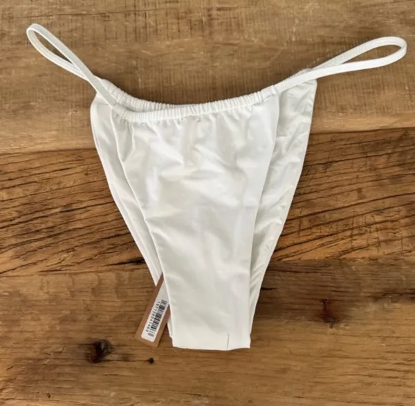 SKIMS String Bikini Bottom M - Image 4