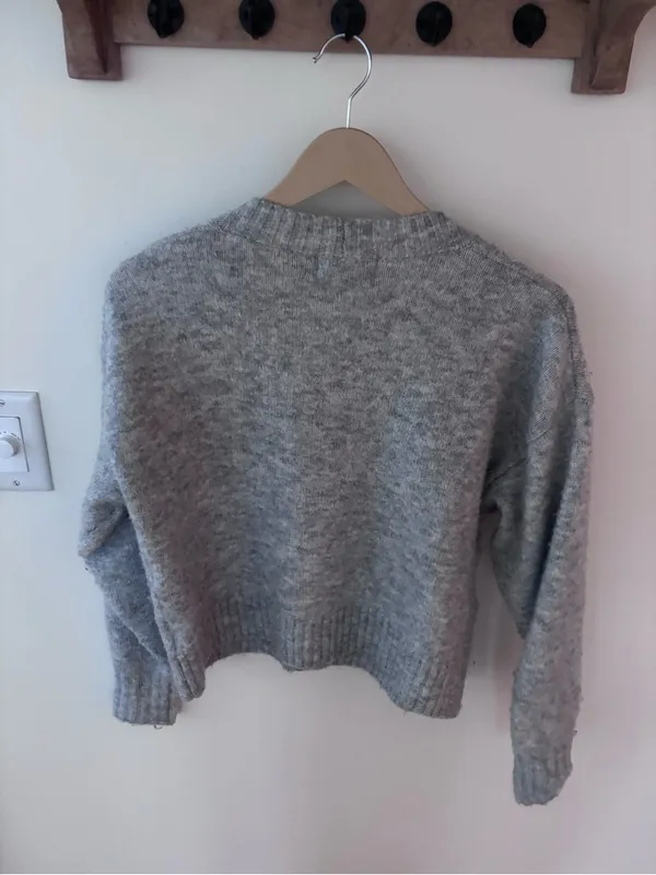 Old Navy XS Cropped Chunky Knit Cardigan Gray Button Front Sweater - Image 8