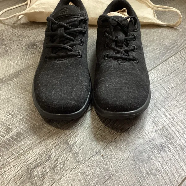 Merinos Lace Up Black With Black Soles Sneakers Size 10 NWT - Image 3