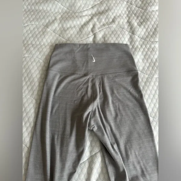 Nike Yoga Dri Fit Luxe Set - Image 4