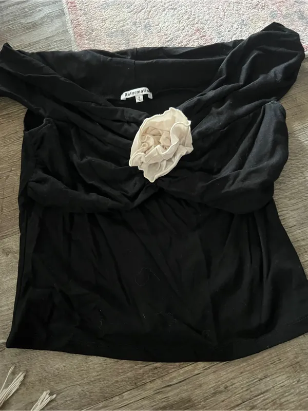 Reformation Emerald Knit Top in Black with Ivory Rosette Size S - Image 7