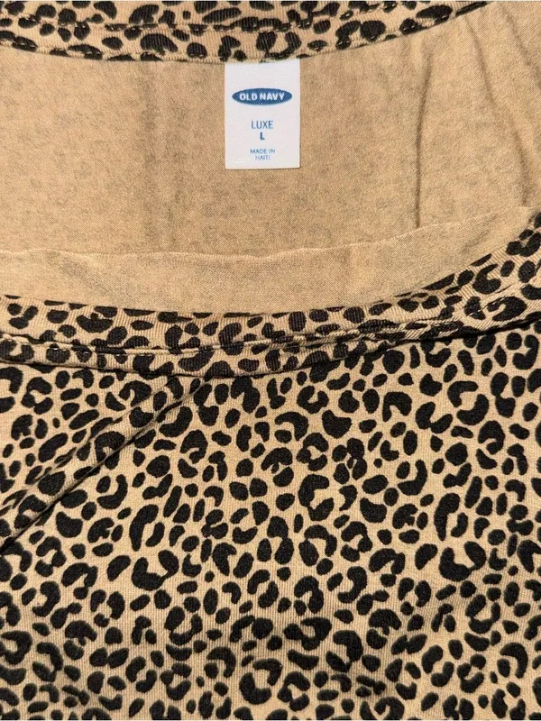 Old Navy Cheetah Print Womens Large V-Neck Leopard Stretch Top Indie Sleaze - Image 3