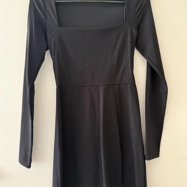 Long sleeve short black dress - Image 4
