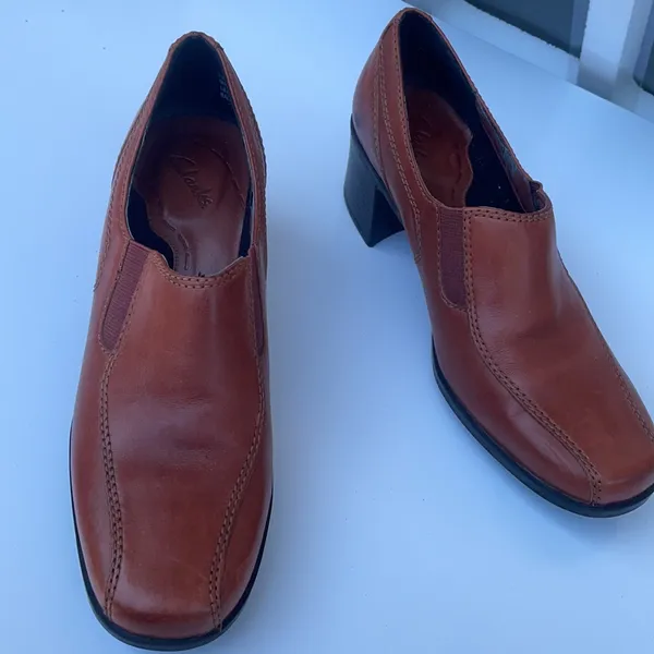 Clarks ankle leather boots size 7.5 2.5inch block heels - Image 3