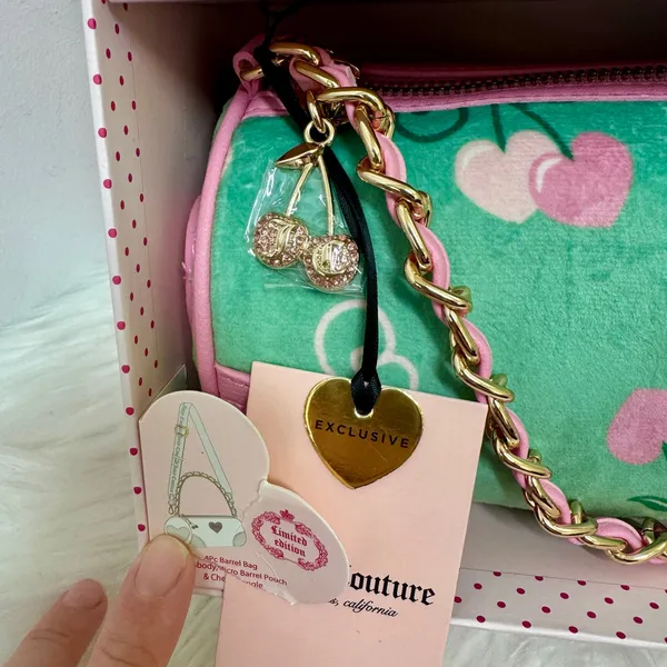 Juicy Couture Heritage Cherry Barrel Bag Gift Set Green Charm Mini Crossbody - Image 9