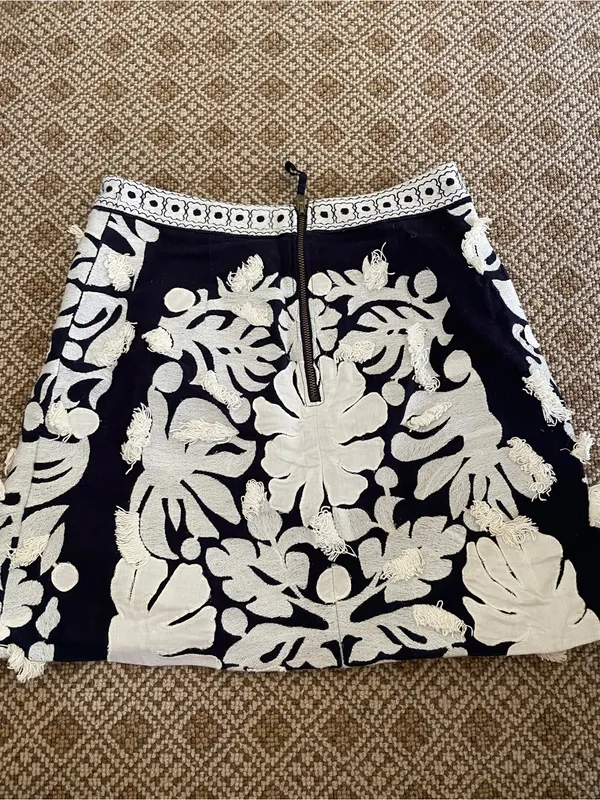 Anthropologie Navy and White Embroidered A-Line Skirt - Image 3
