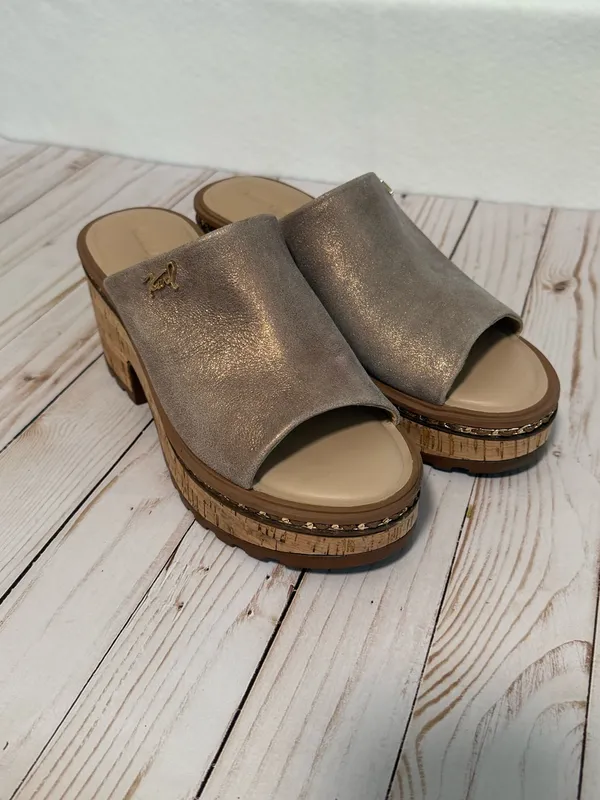 Karl Lagerfeld Paris Clarina Platform Sandal Chunky Wedge in Metallic Latte 8 - Image 2