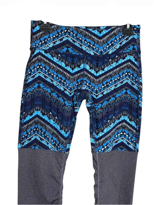 ALO Yoga Blue Chevron Panel Leggings - Image 2