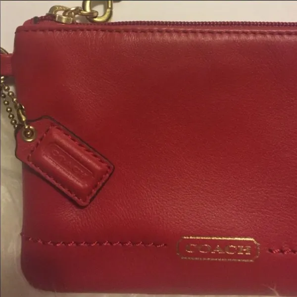 ✨ 4xHP✨Coach
Red Leather Wristlet✨ - Image 5