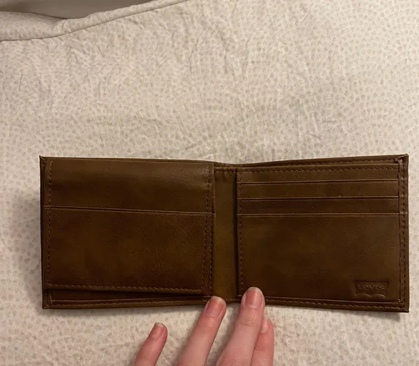 Levi's Leather Trifold Wallet - Image 2
