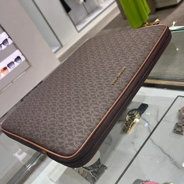 Brown Signature Laptop Case - Image 8