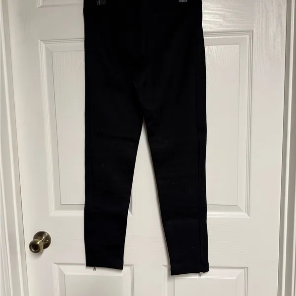 NWOT Gap Moto Style Black Zippered Pants Size Medium - Image 4