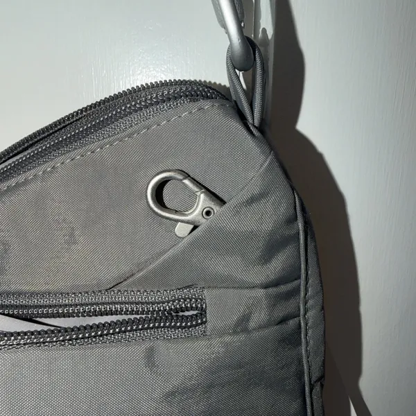 Magellan Outdoors Vault Pro‎ Handbag - Image 8