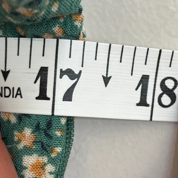 American‎ Eagle Green Floral Romper Smocked Back Tie Waist Short Sleeve Medium - Image 6