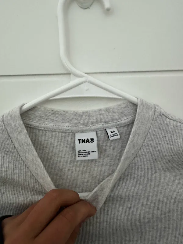 TNA Aritzia Cropped Heather Grey T-Shirt - Image 2