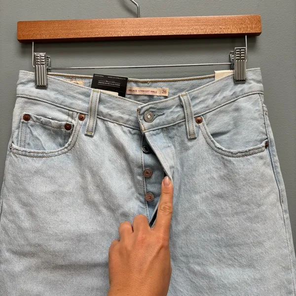 Levi’s Ribcage Straight Ankle Distressed Light Wash Jeans 26 - Image 5