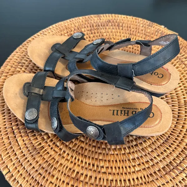 Cobb Hill New Balance‎ Womens Black Leather Wedge Sandals Medallion CCK13BK 8.5M - Image 2