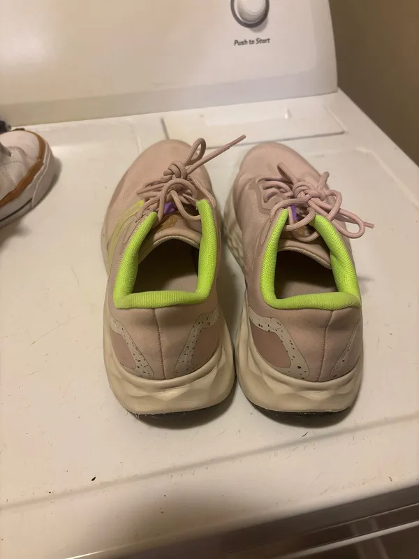 New Balance running shoes  - Image 4