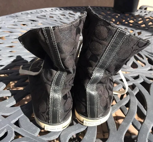 Coach Pre Owned   women’s size 7.5 sneaker - Image 4