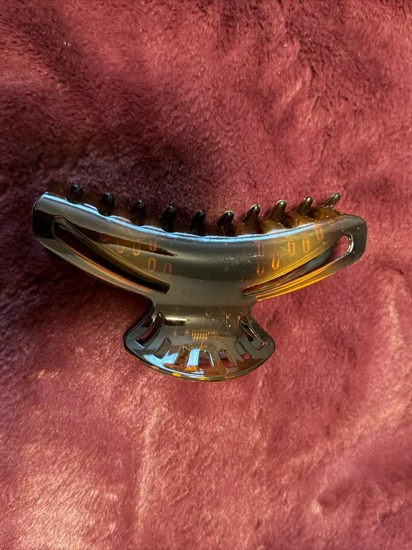 scünci No-Slip Grip jumbo claw clip - Image 2