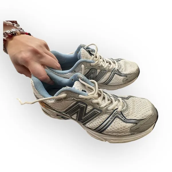New Balance 470 White and Blue Athletic tennis Shoes - Image 3