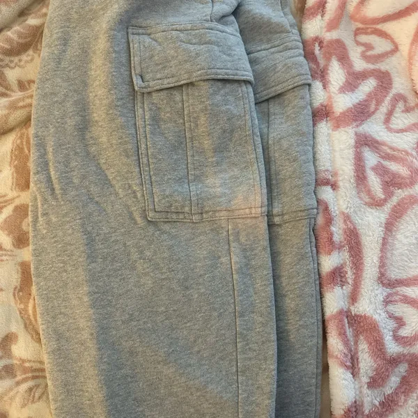 Aritzia Cargo Sweatpants - Image 3