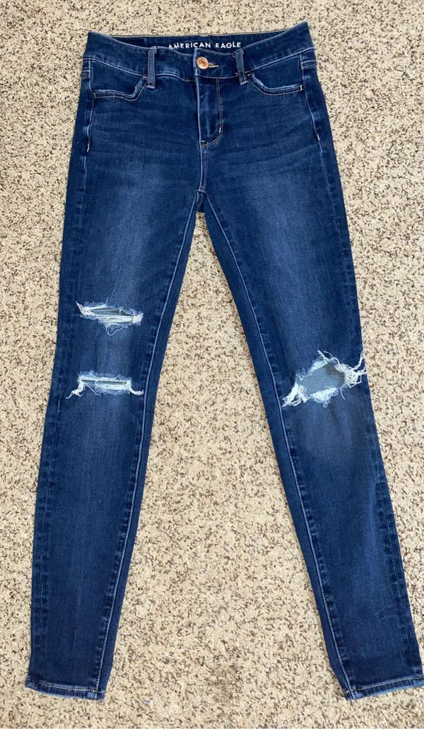 American Eagle Outfitters Ripped Skinny Jegging - Image 2
