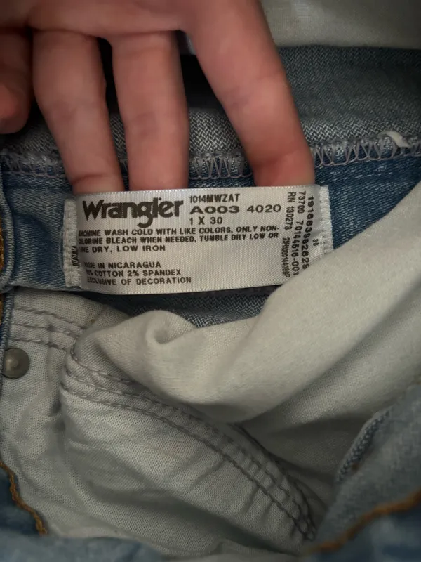 Wrangler Women's Cowboy Cut High Rise Slim Fit Tapered Leg Jean - Image 5