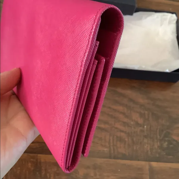 NICE PRADA SAFIANO LEATHER WALLET 🌷🌷🌷 - Image 3