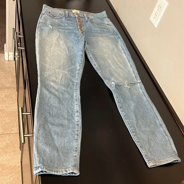 Alice + Olivia AO.LA Good highrise exposed button lightwash distressed jeans, 27 - Image 14