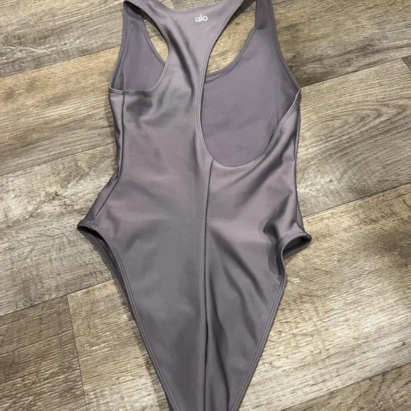 ALO Yoga Bodysuit Lilac Airlift Barre Sleeveless Women's Athletic S - Image 7