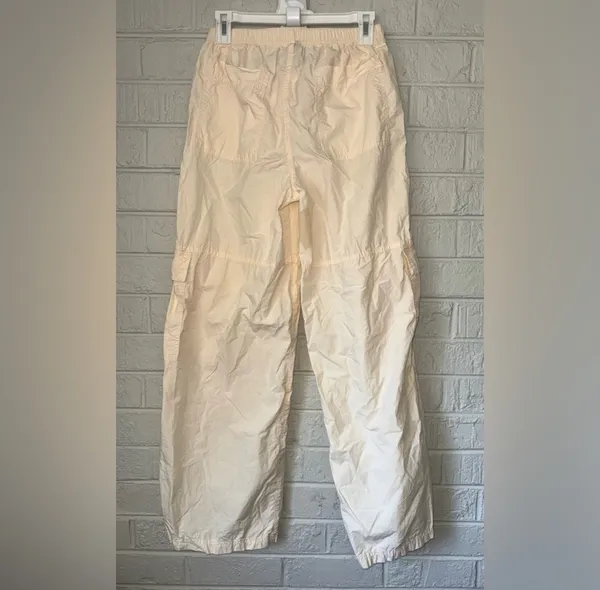 NWT WILD FABLE L wide cargo pants Women’s Ivory Baggy Paratrooper Sz L ✨ - Image 4