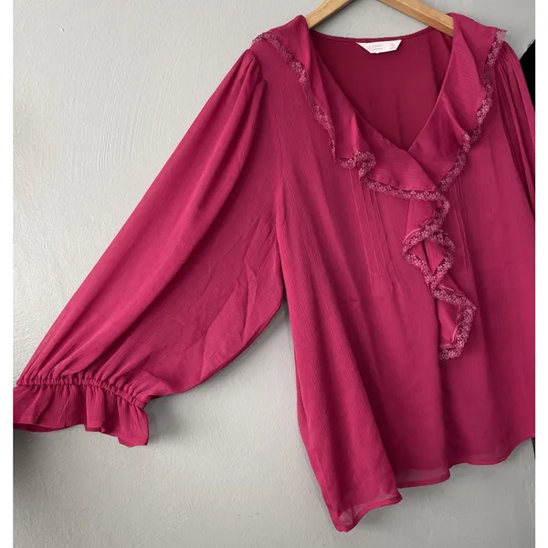 LC Lauren Conrad Top Size XL Berry Sheer Ruffled Romantic Feminine Lace Trimmed - Image 2