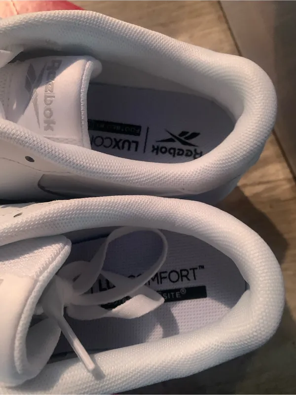 Reebok Court Advance Women’s White Sneakers Size 7 NWT LuxComfort Memory Foam - Image 5