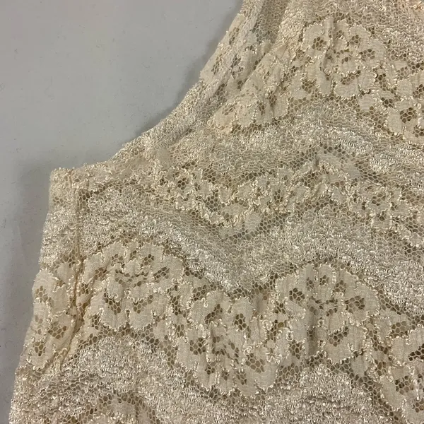 LG/XL Creme Floral Lace stretch Tank top - Image 3