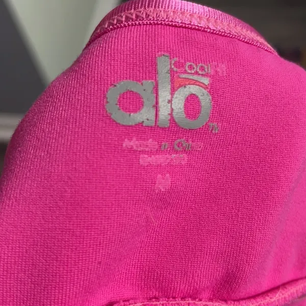 Alo pink twist back sports bra medium - Image 6